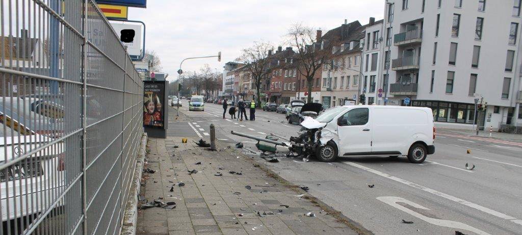 Aachen: Unfall auf Trierer Straße