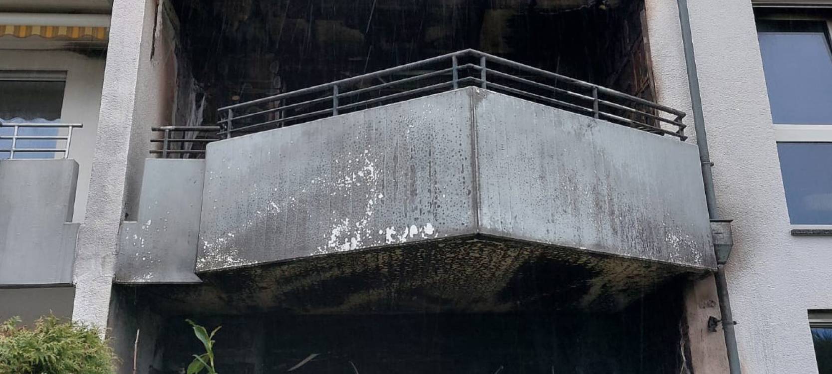 Feuer in Mehrfamilienhaus