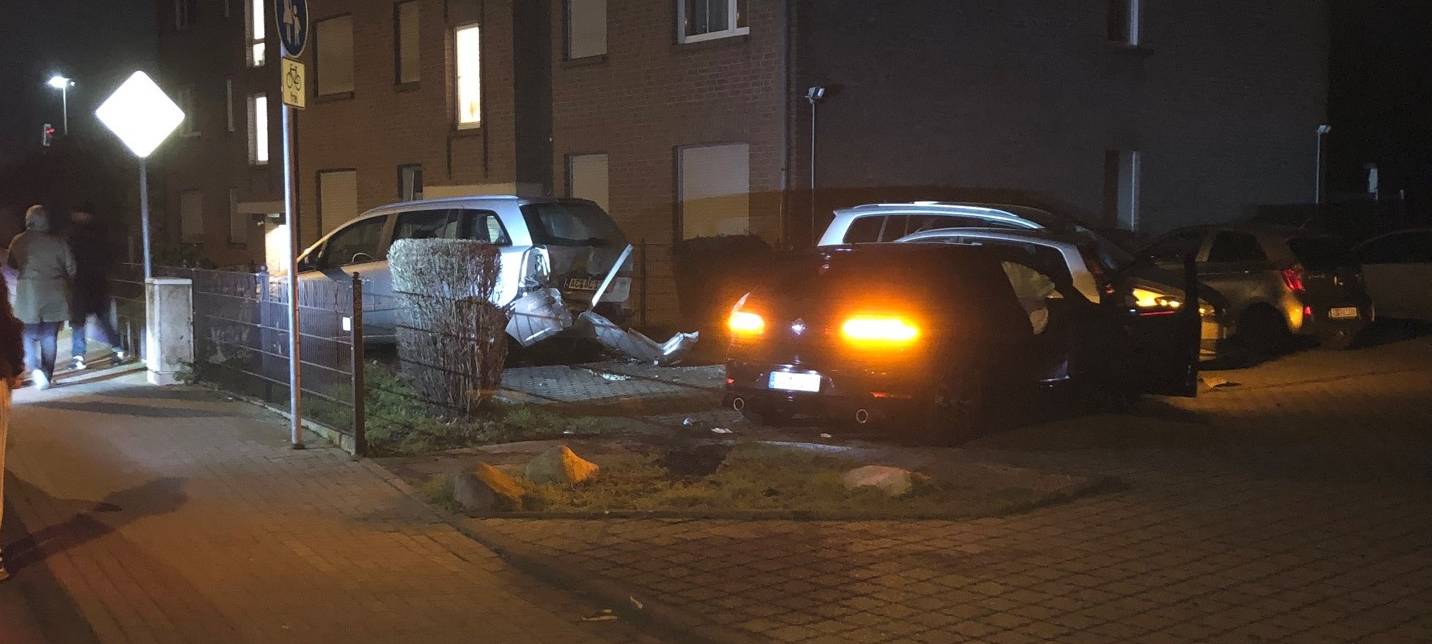 Flucht endet in Unfall