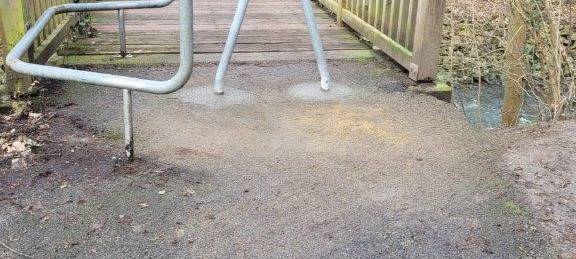 Vandalismusschaden an Brücke Pumpermühle behoben
