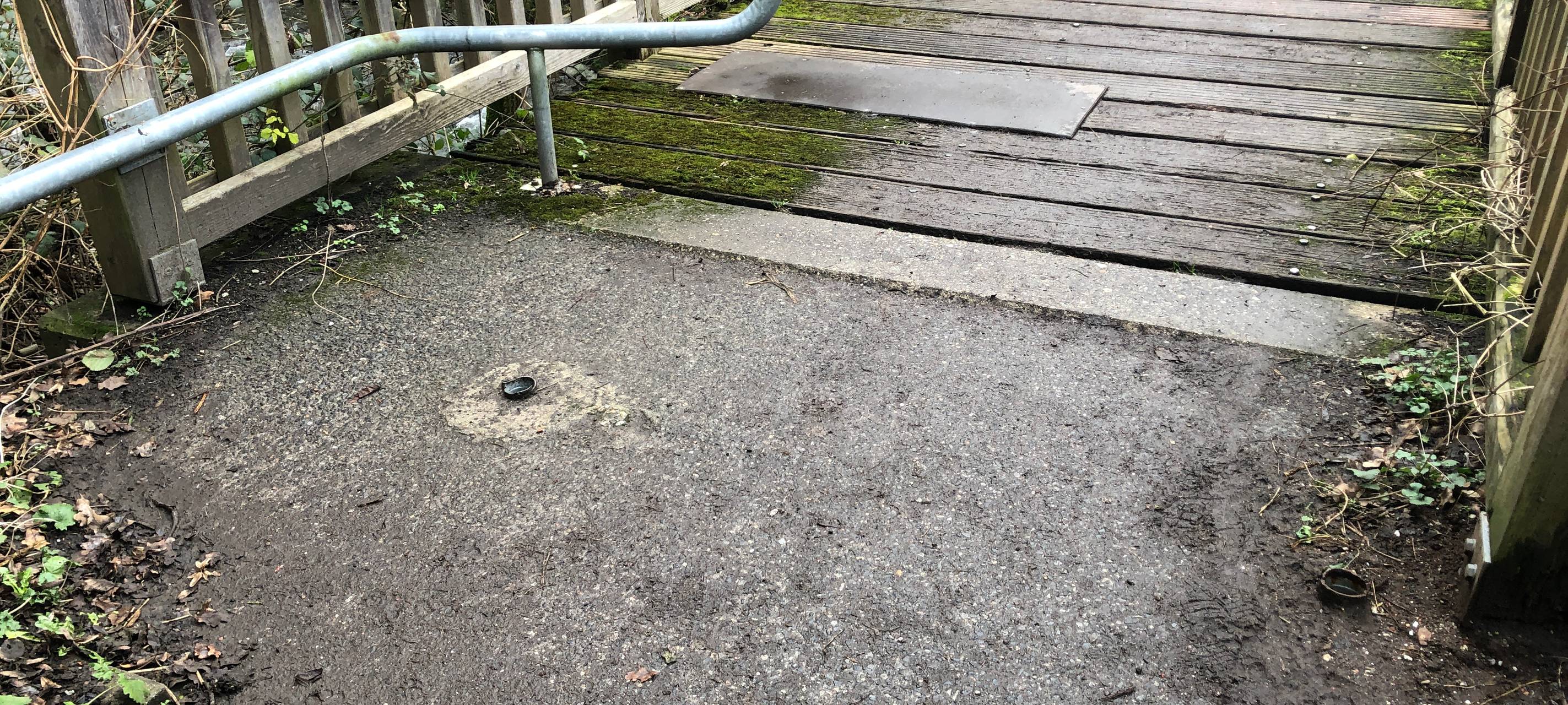 Vandalismusschaden an Brücke Pumpermühle behoben