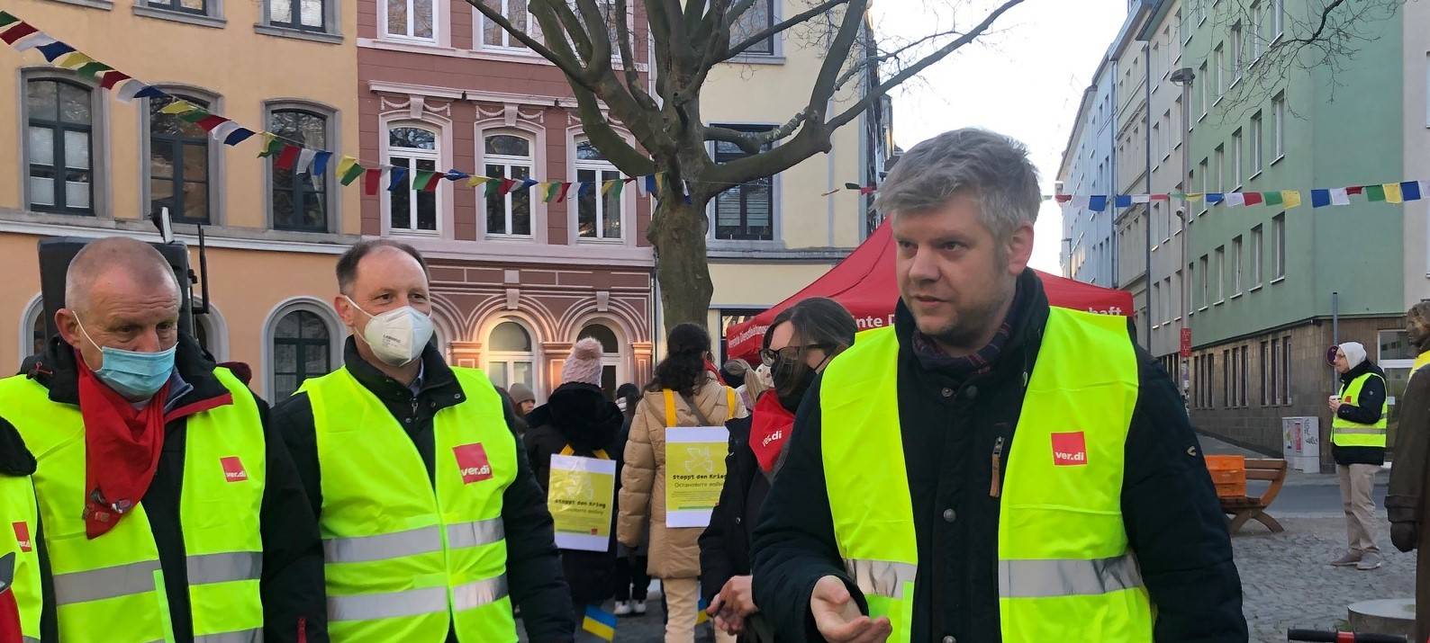 Demo der Streikenden aus Kitas & Co.