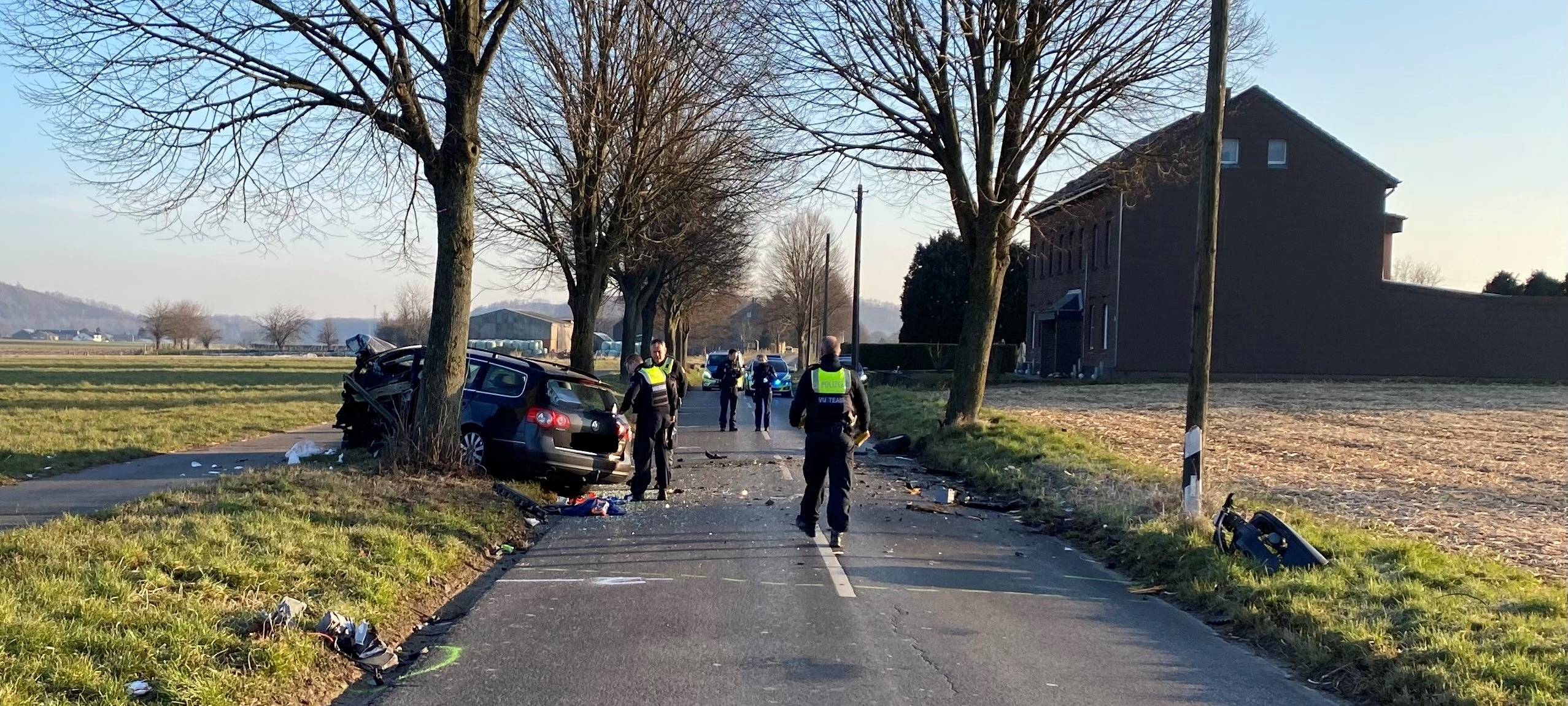 Mann prallt gegen Bäume auf Duffesheider Weg