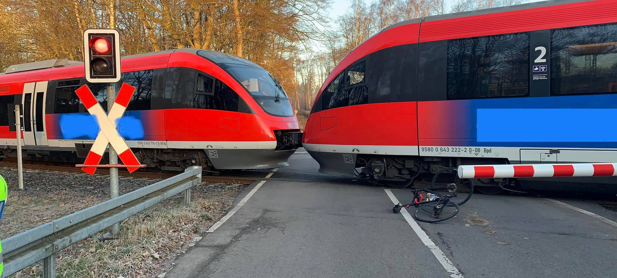 Unfall mit Bahn: Radfahrer lebensgefährlich verletzt