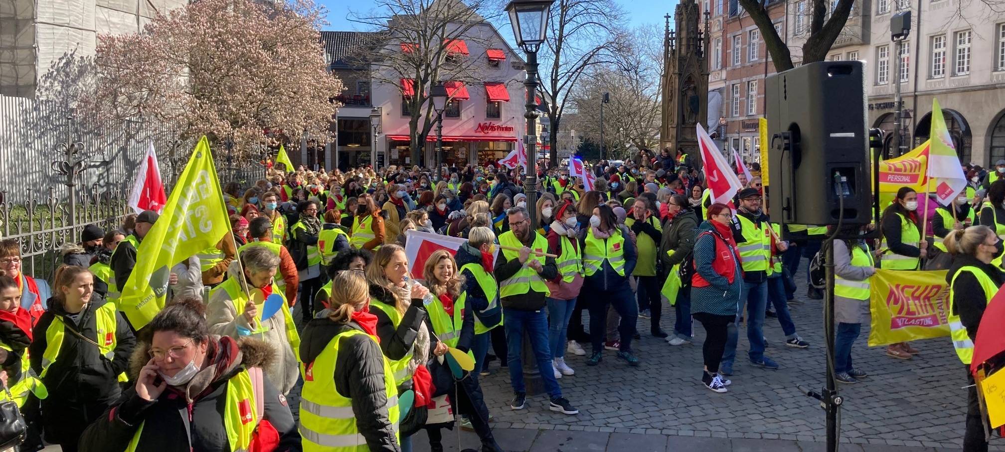 Rund 1.150 Warnstreikende in kommunalen Kitas und OGS