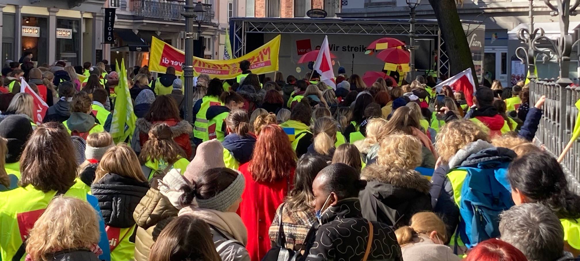 Rund 1.150 Warnstreikende in kommunalen Kitas und OGS