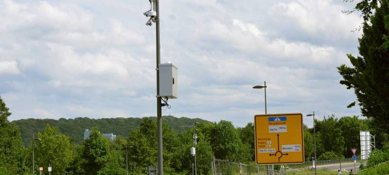 Vernetzung von Autos und Ampeln bringt mehr Sicherheit