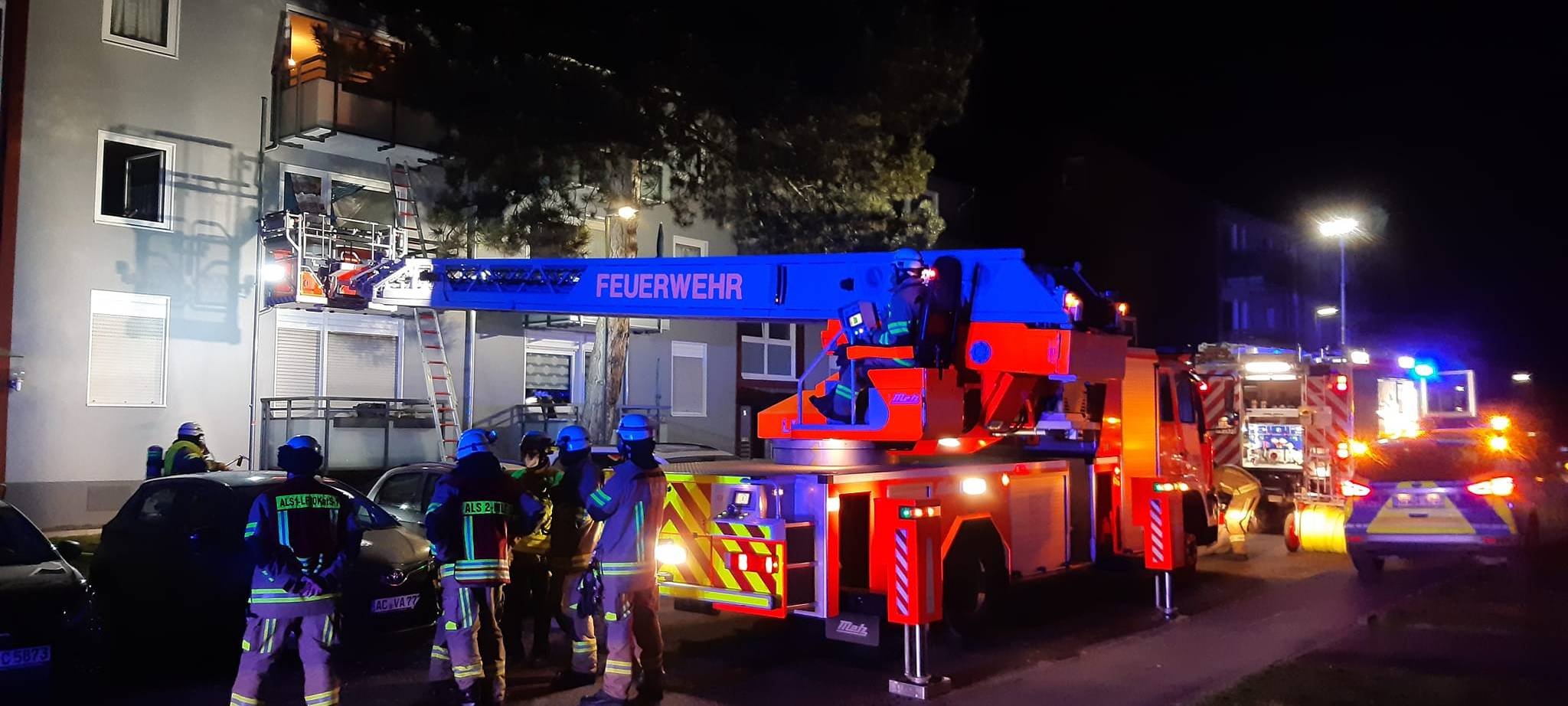 Feuer in Mehrfamilienhaus