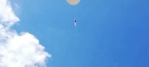 Wetterballon in die Stratosphäre gestartet