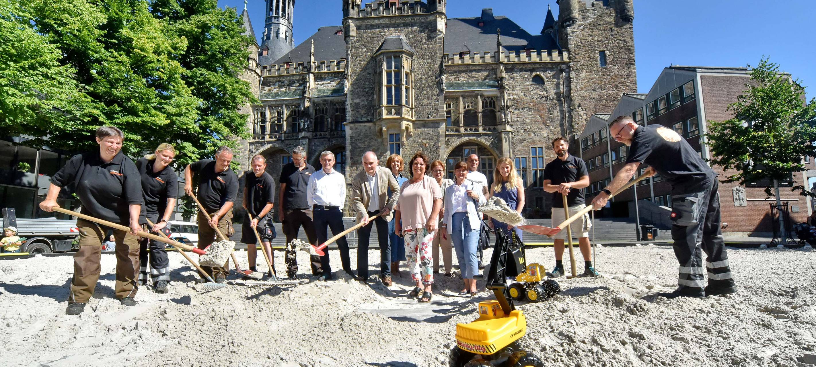 Archimedischer Sandkasten 2022 steht