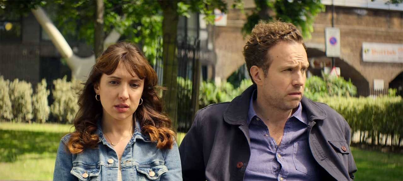 Nikki und Jason haben Stress.