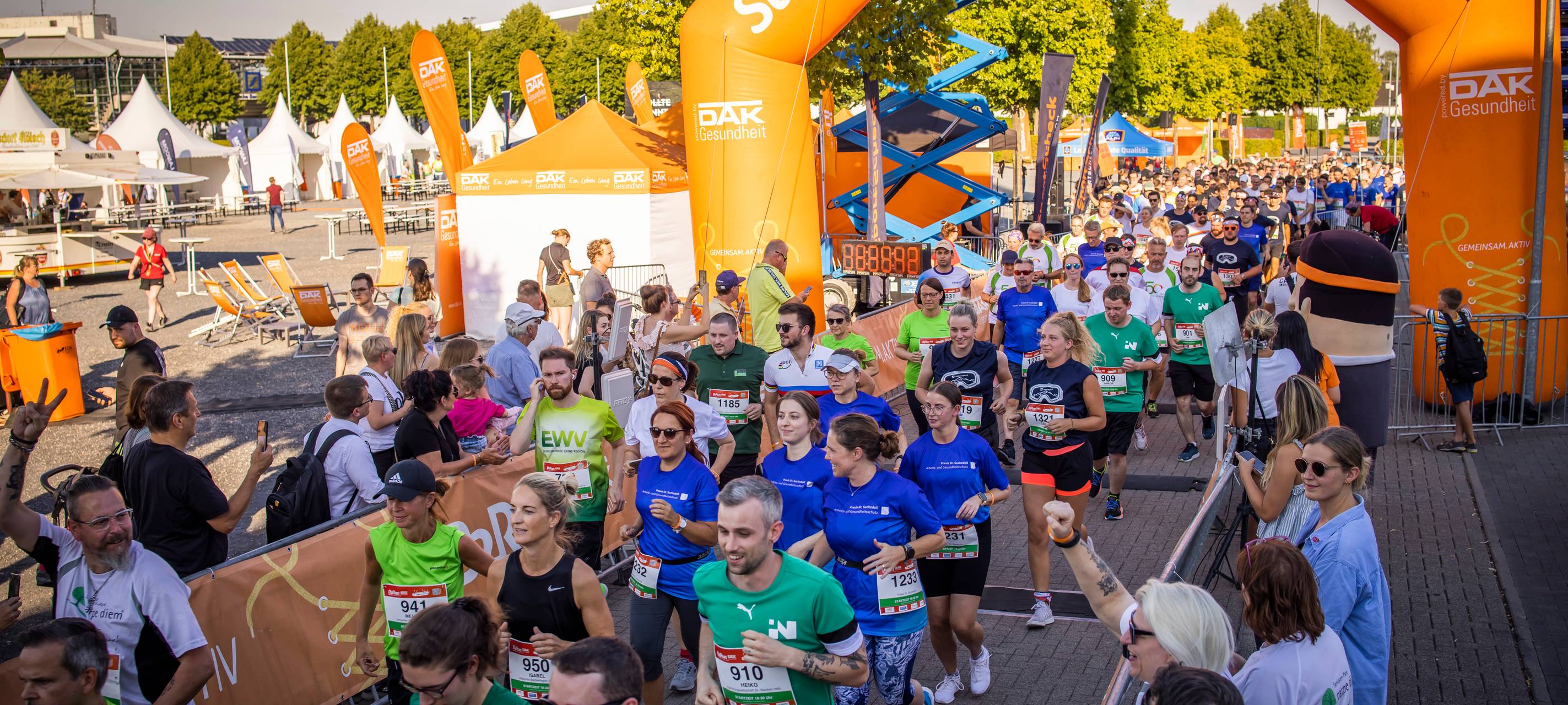 1800 Laufbegeisterte beim B2Run Aachen 2022