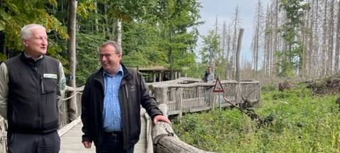 NRW-Umweltminister Krischer im Nationalpark Eifel