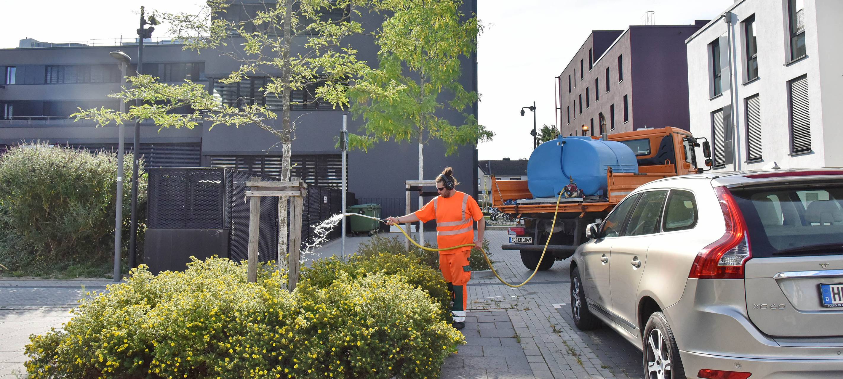 Aachener Stadtbetrieb wird beim Gießen unterstützt