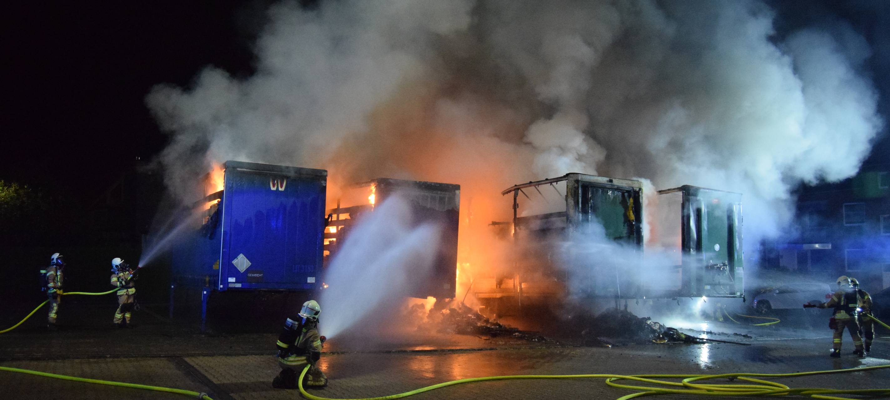 LKW-Brand in Herzogenrath: Altkleider in Flammen
