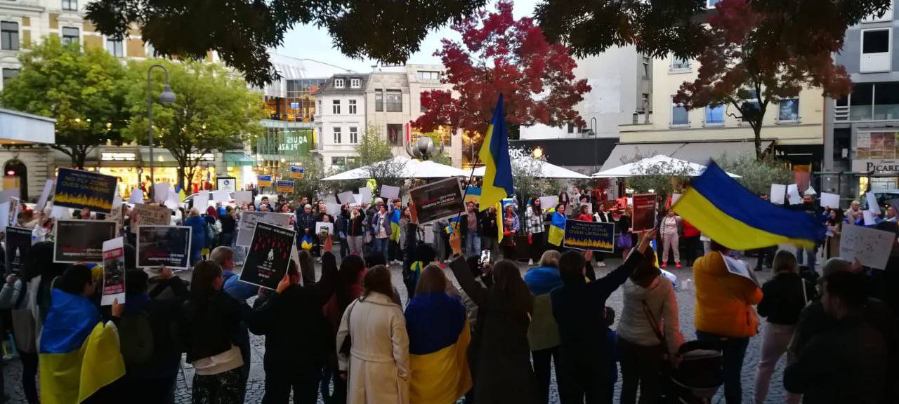 Ukrainer in Aachen demonstrieren für Freiheit und Demokratie