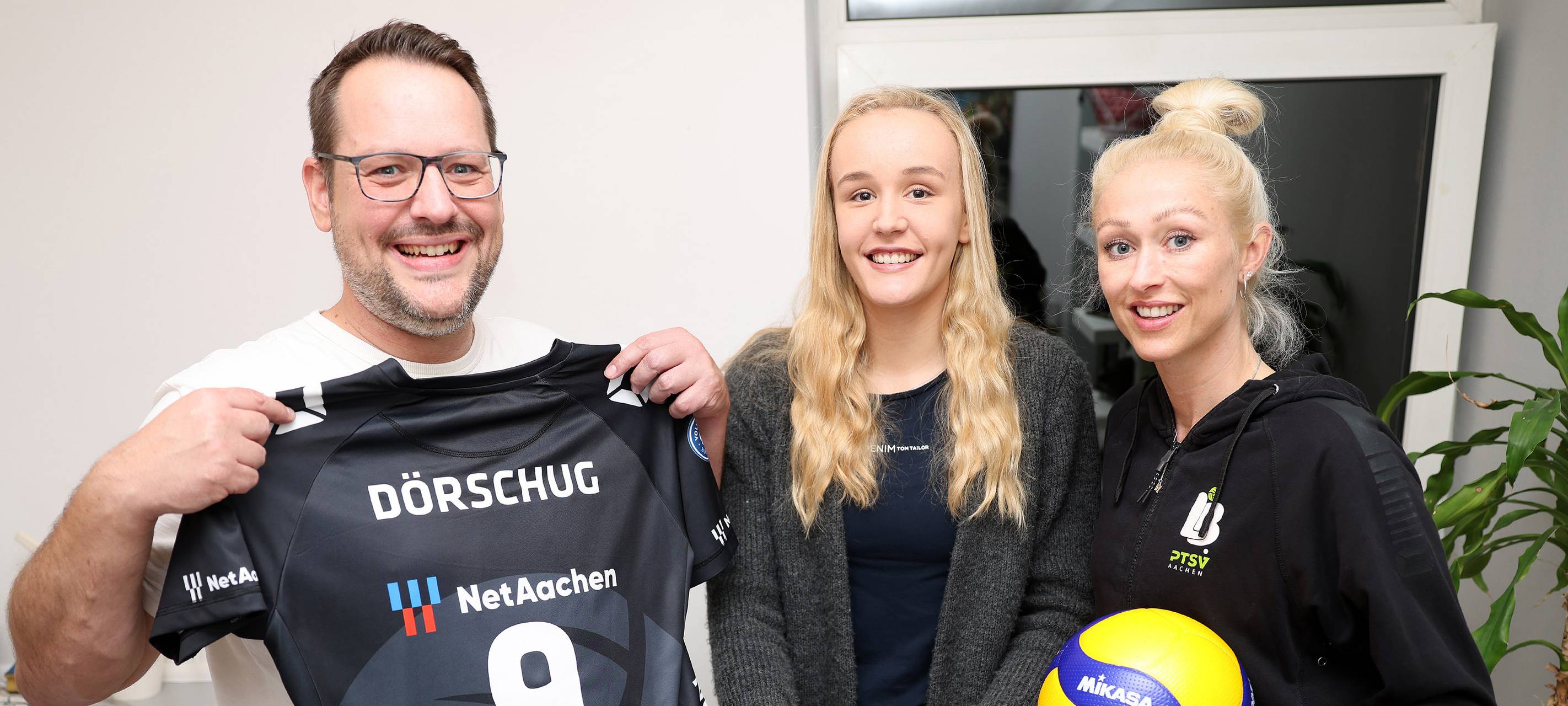 Neue Lady in Black: Viktoria Dörschug (19)