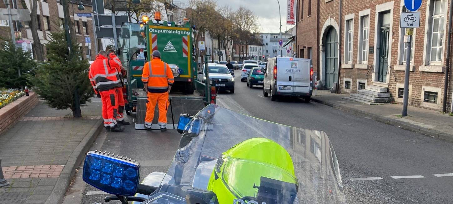 Alt-Haarener Straße wegen Ölspur gesperrt