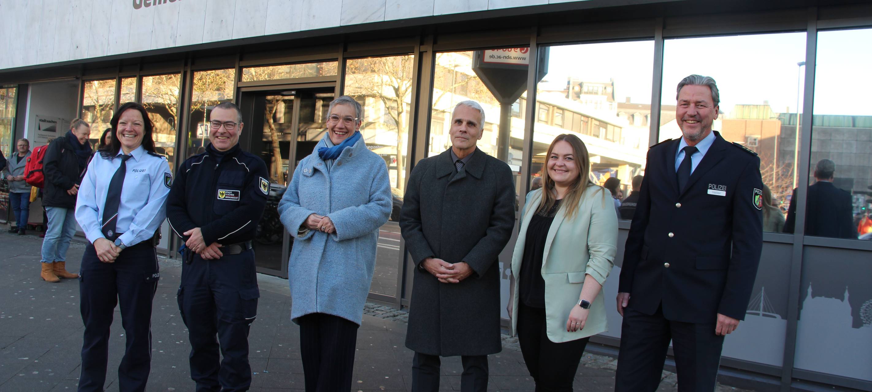 Polizei und Stadt gemeinsam am Bushof