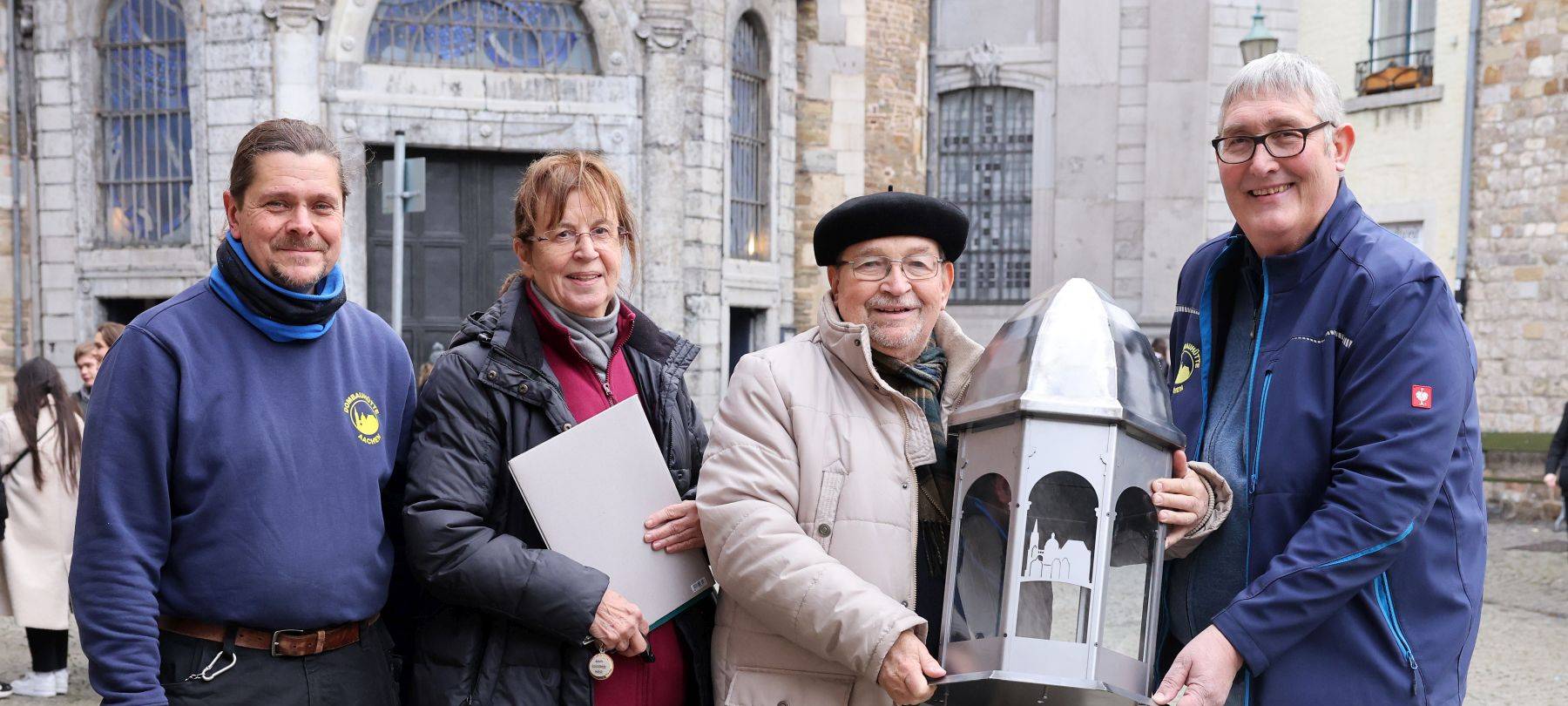 Domlaternen-Verkauf zugunsten neuer Dombeleuchtung