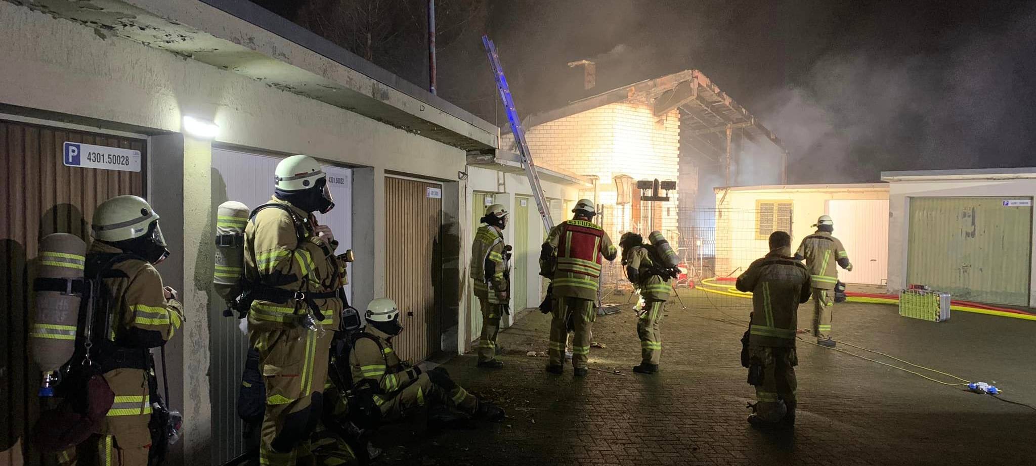 Kellerbrand in Vereinsheim sorgt für Feuerwehrgroßeinsatz