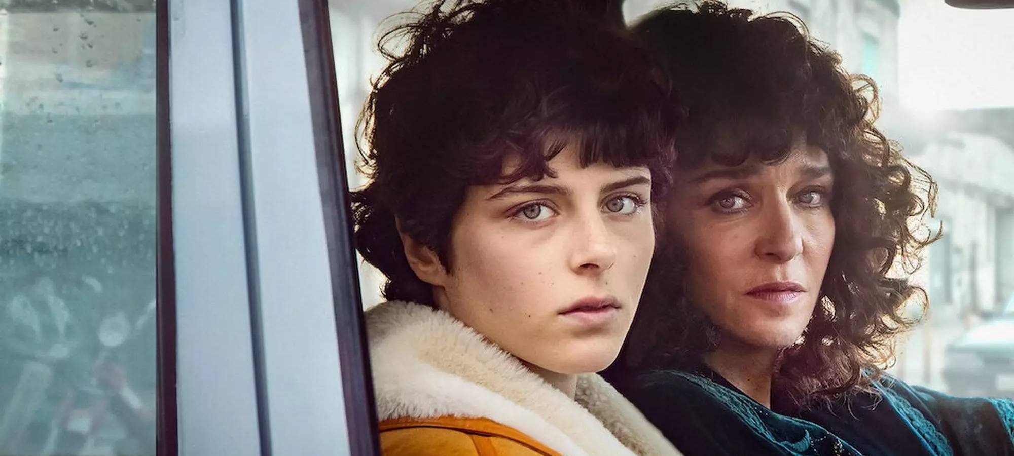 Giovanna und ihre Tante im Auto.