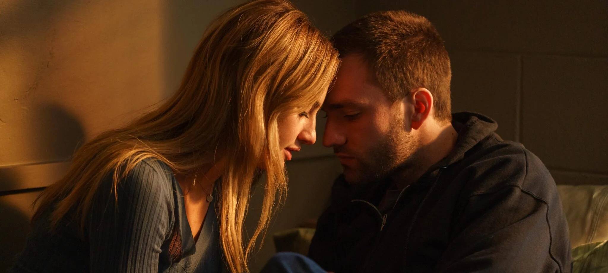 Lucy und Stephen verlieben sich.