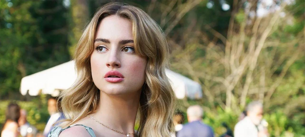 Lucy ist sehr nachdenklich.