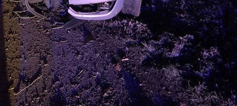 Eine Schwerverletzte nach Alleinunfall auf der A44