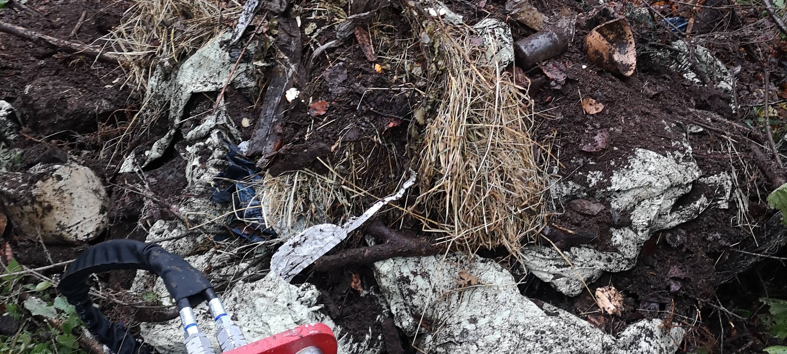 Containerweise wilder Müll im Naturschutzgebiet Fuhrtsbachtal