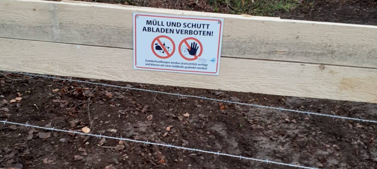 Containerweise wilder Müll im Naturschutzgebiet Fuhrtsbachtal