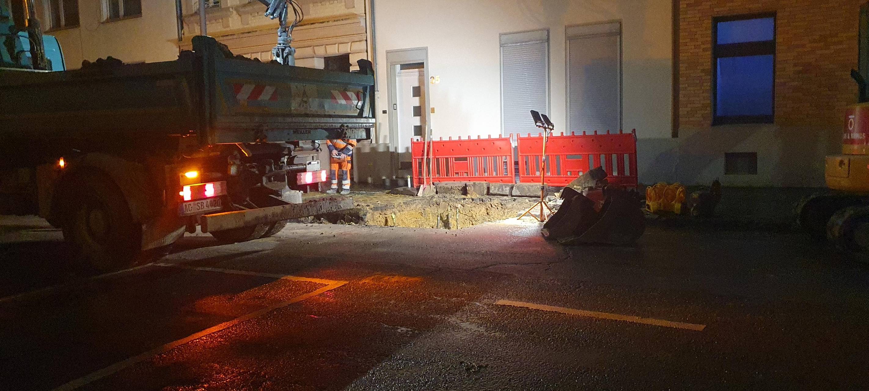 Wasserrohrbruch am Kirberichshofer Weg in Aachen