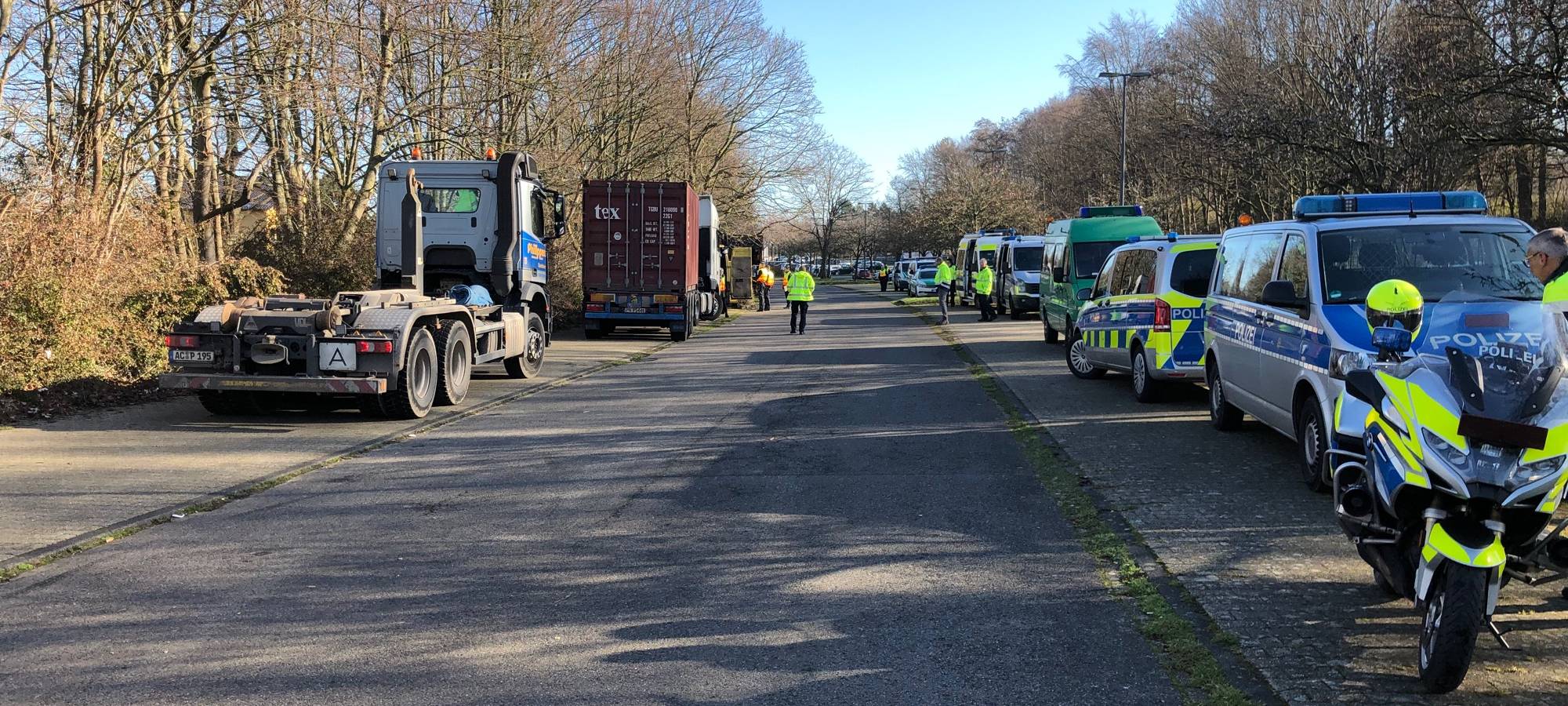 Fahrzeug-Kontrollen auf der Hüls