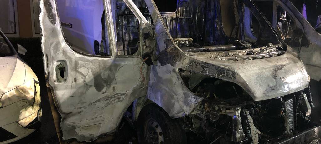 Auto ausgebrannt, Zeugen gesucht