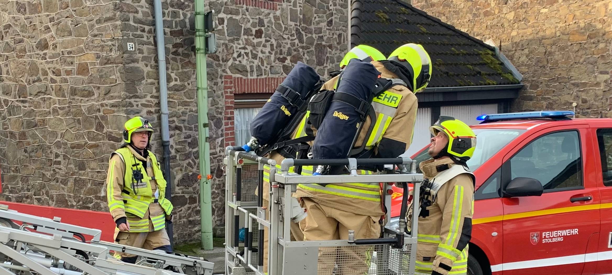 Feuerwehr in Stolberg bei Schornsteinbrand