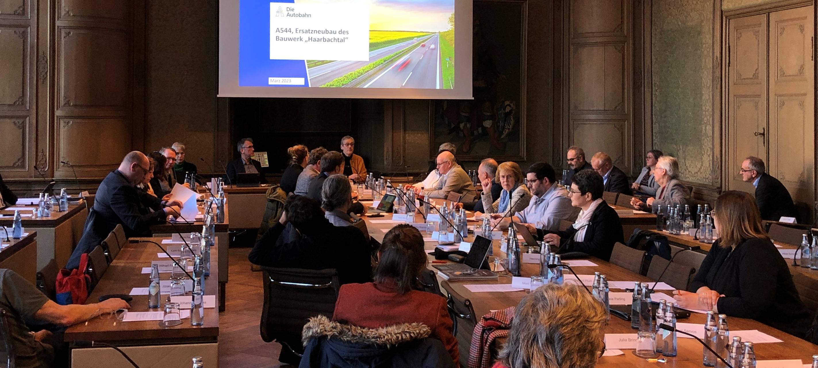 Bessere Kommunikation bei A544-Sperrung geplant