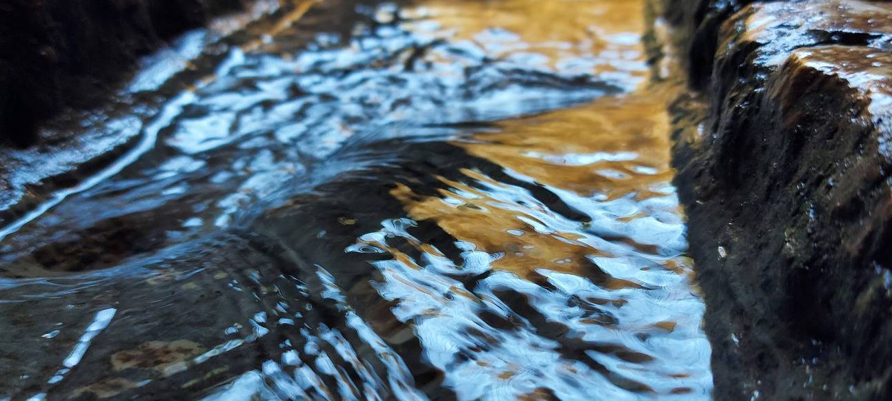 Aachen: Bitte keinen Sand in die Bachläufe!