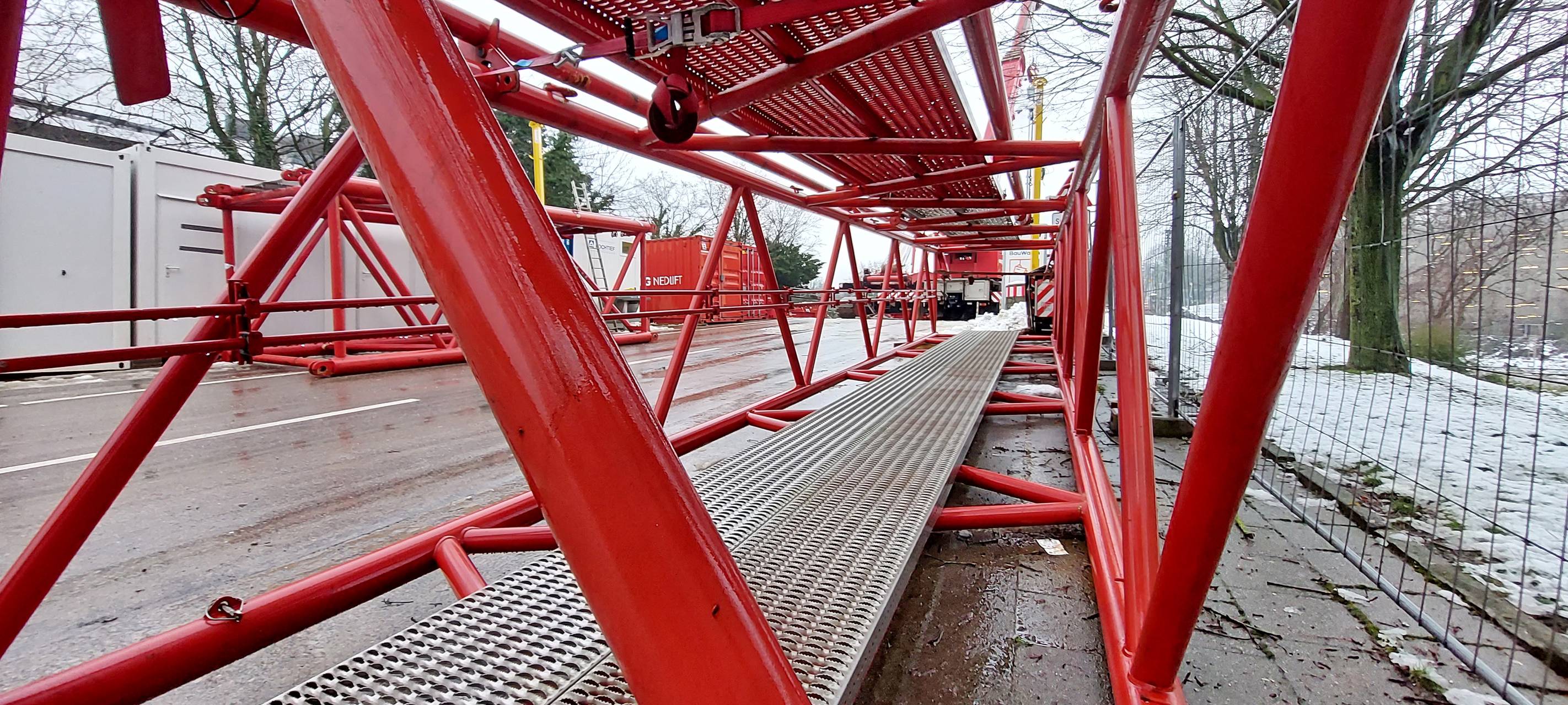 Brücke Turmstraße: Sperrungen für Kranaufbau und Stahlträger