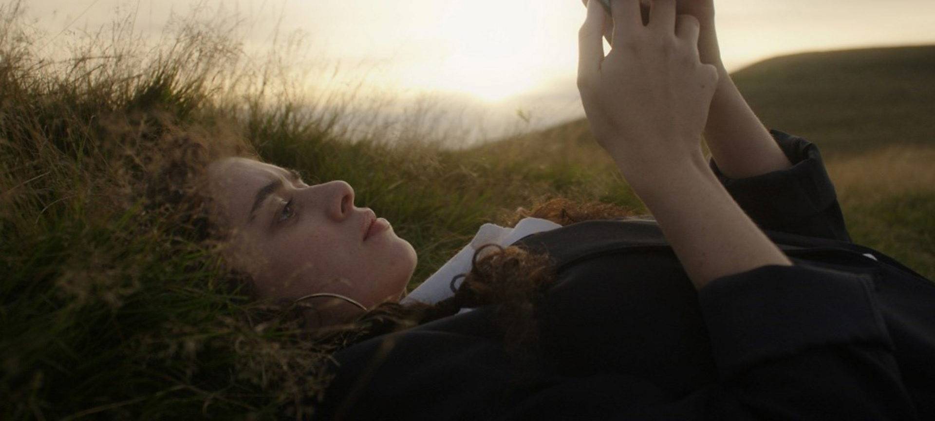 Rochelle nutzt die App.