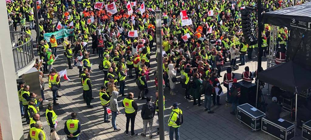 Öffentlicher Dienst: 3.500 im Warnstreik