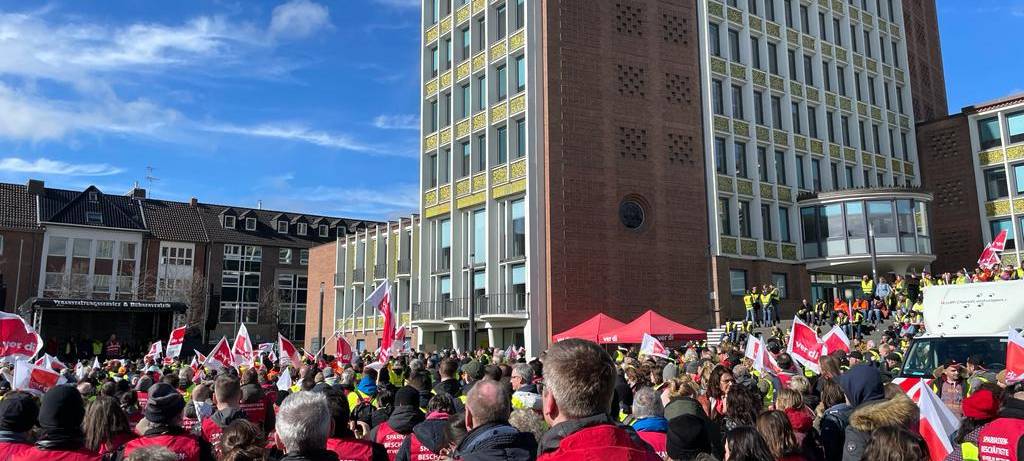Öffentlicher Dienst: 3.500 im Warnstreik