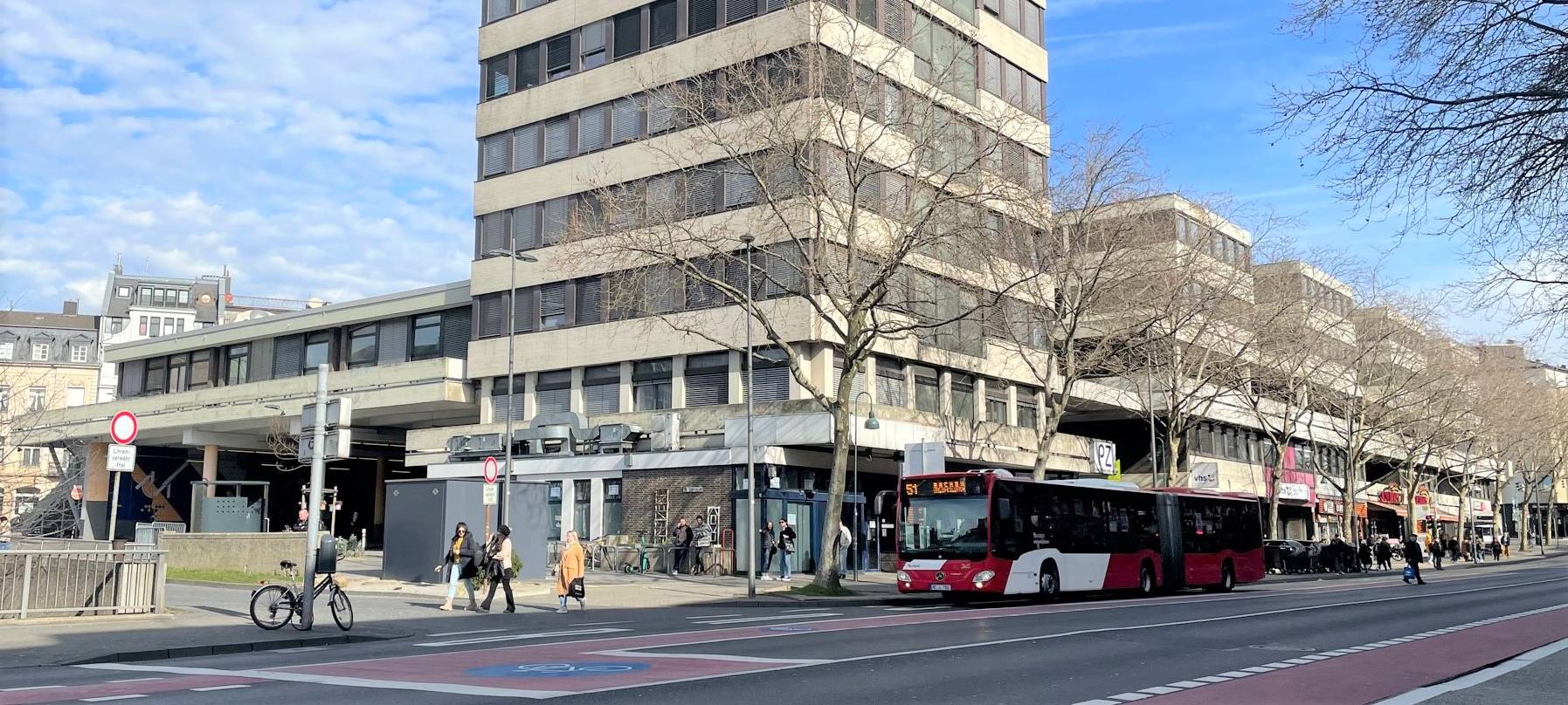 Aachen: Der Bushof-Wohnturm bekommt ein Netz