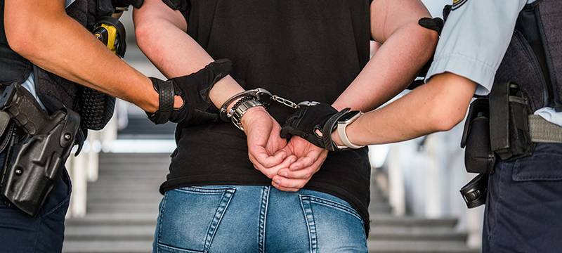 Polizei stellt mehrfach Gesuchten