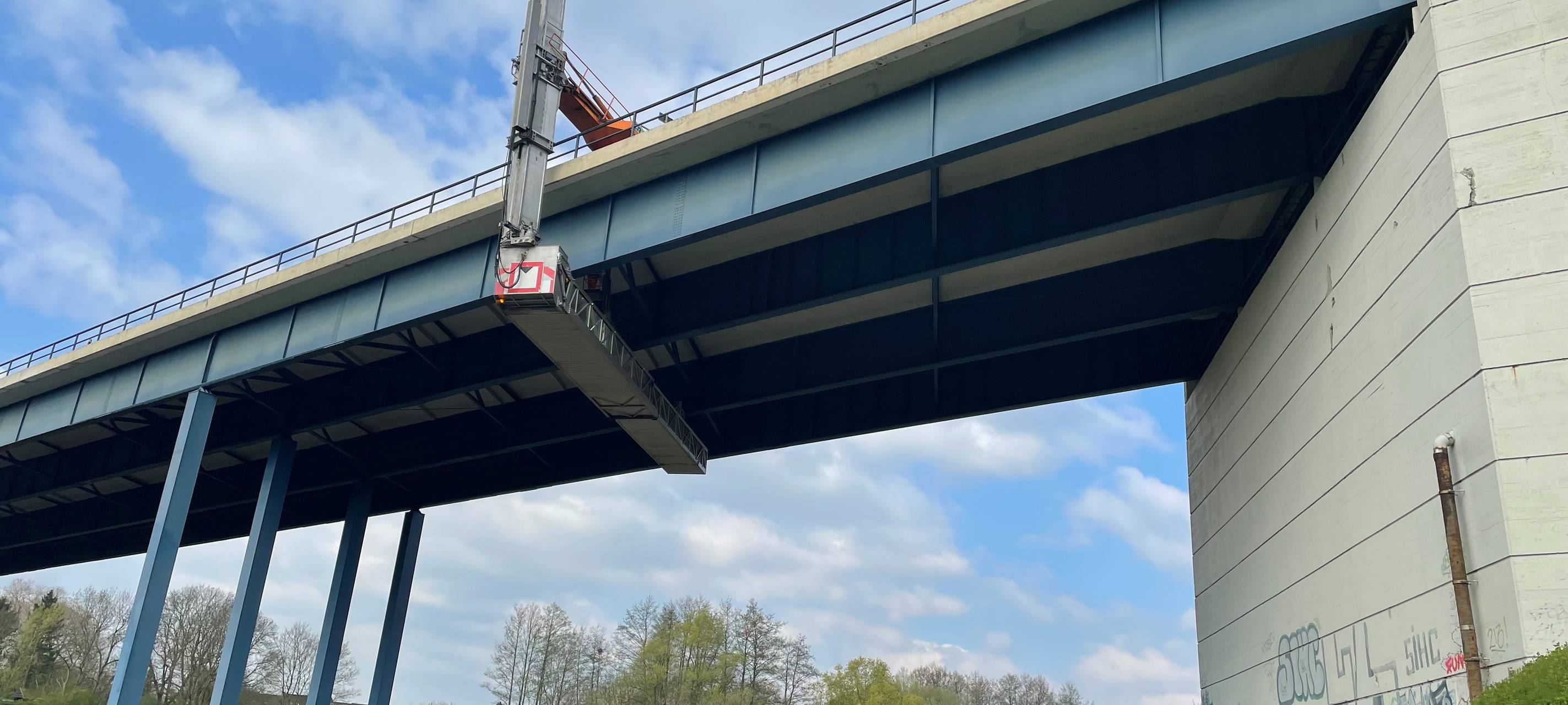 A544: Hält die Brücke noch?