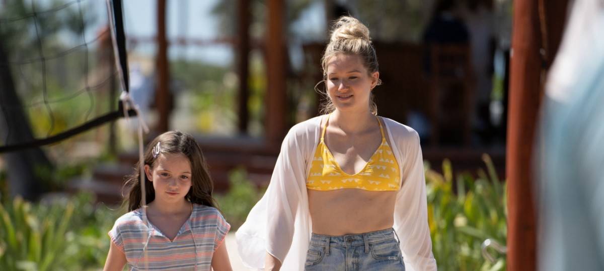 Alison mit ihrer Schwester Claire.