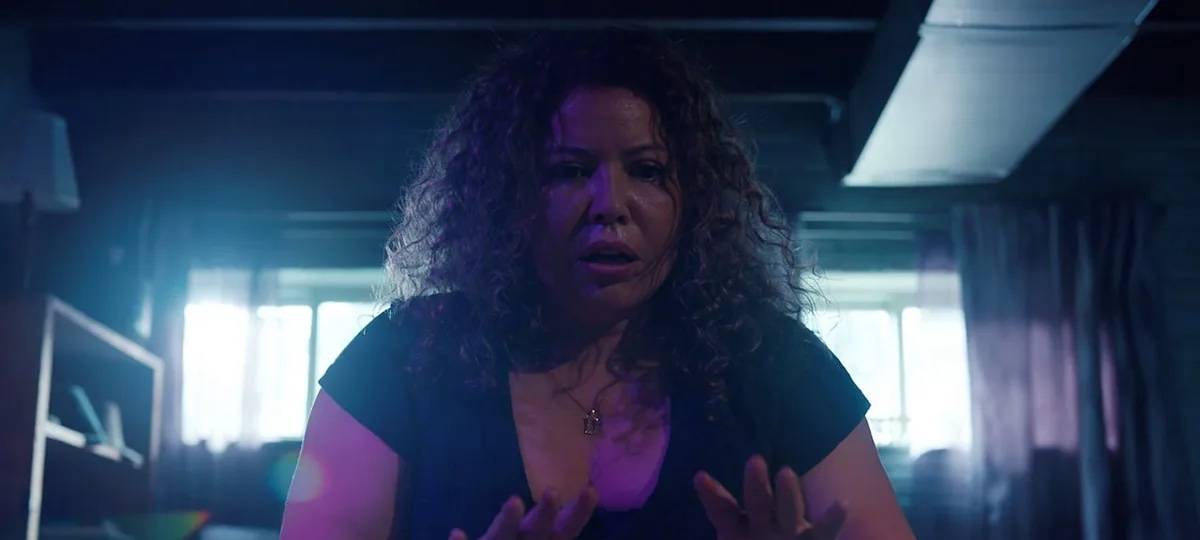 Dolores hat einen Kunden umgebracht.