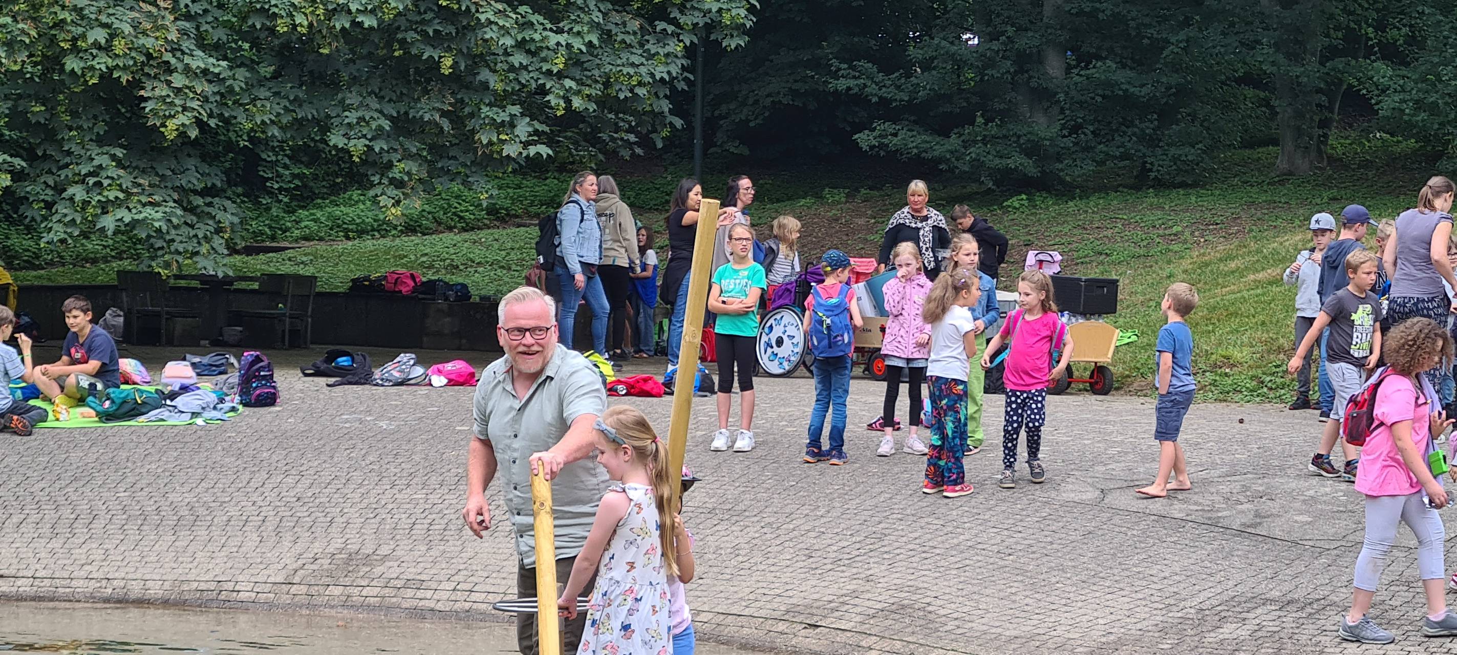 Neue Schaukeln und ein Floß für Alsdorfs Tierpark