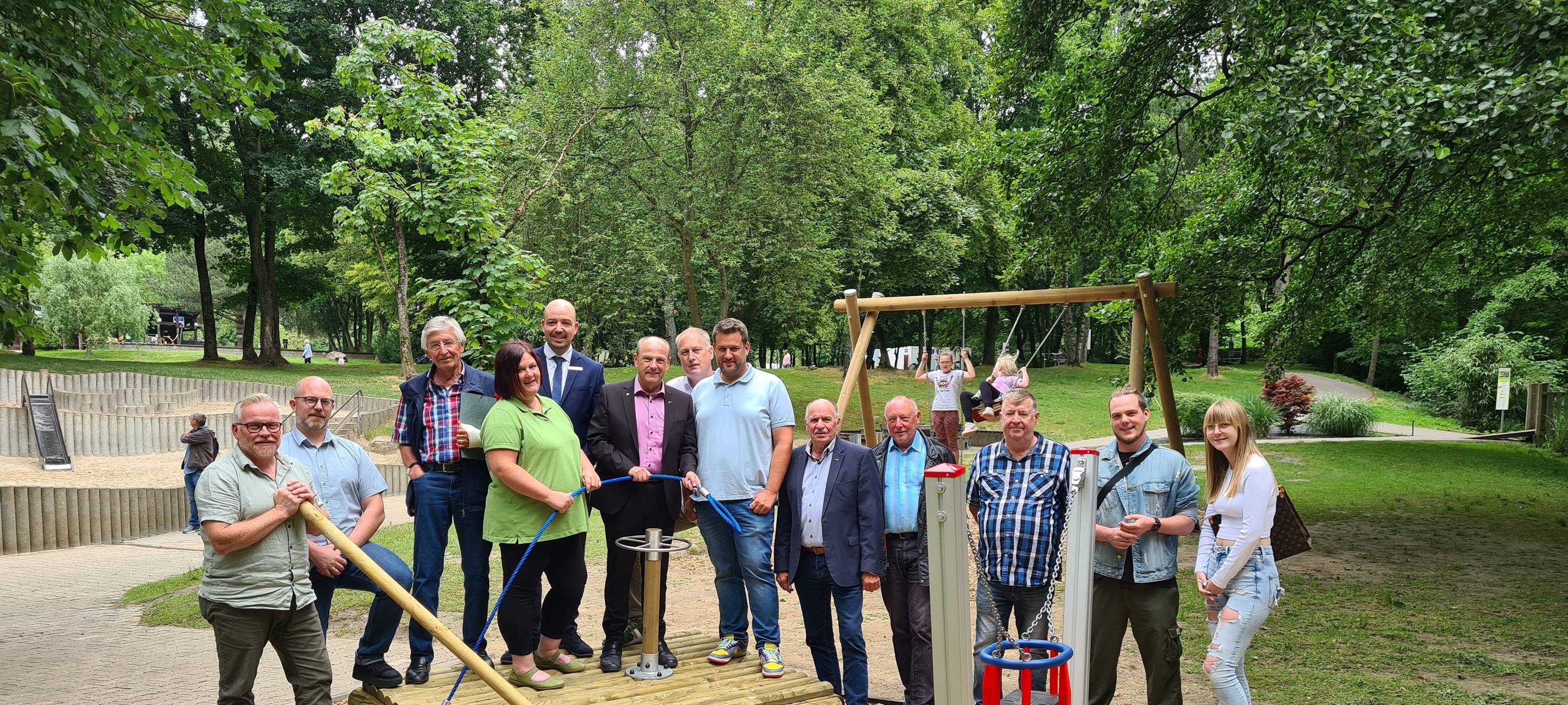 Neue Schaukeln und ein Floß für Alsdorfs Tierpark