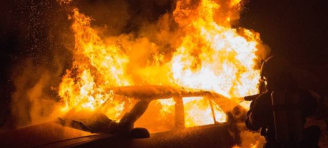 Verlautenheide: Brennendes Auto
