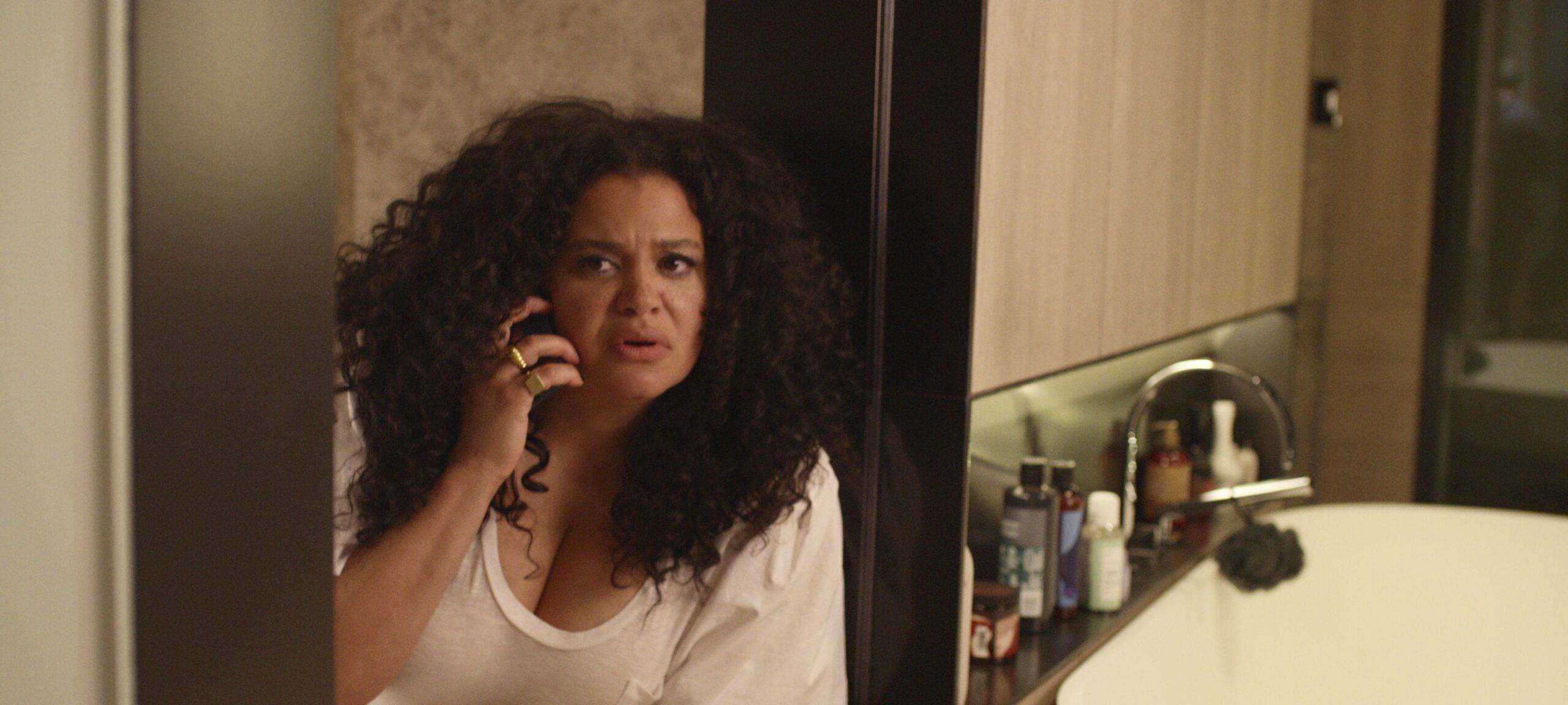 Mavis kann es nicht fassen.